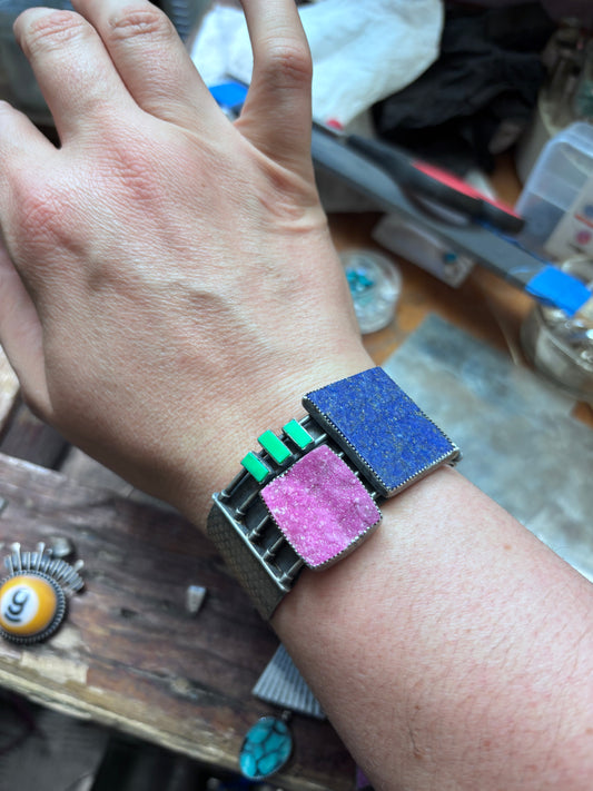 Cobalto Calcite & Lapis Cuff