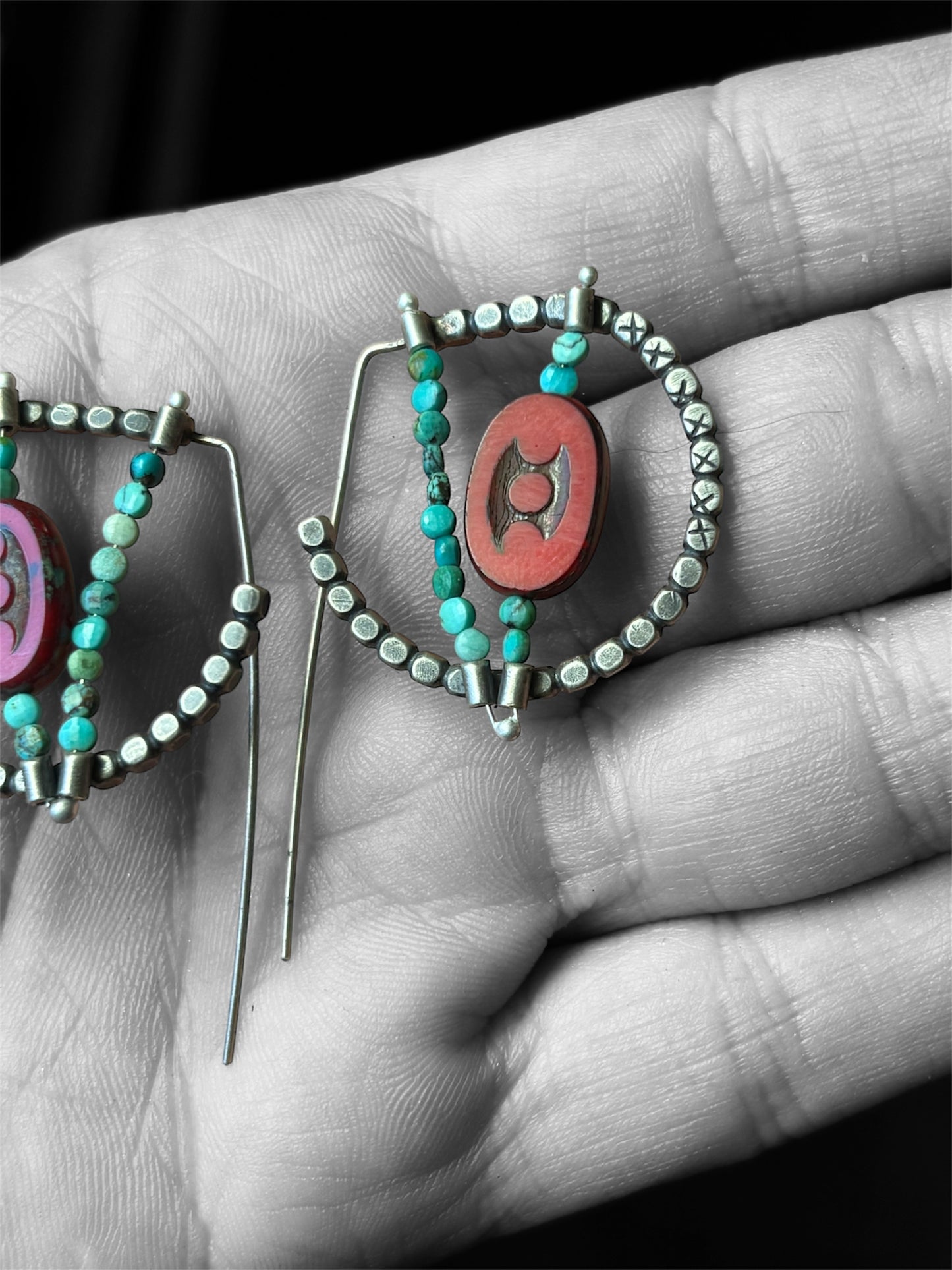 Turquoise & Red Hoops